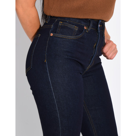 Stretch-Skinny-Jeans mit ausgestelltem Saum