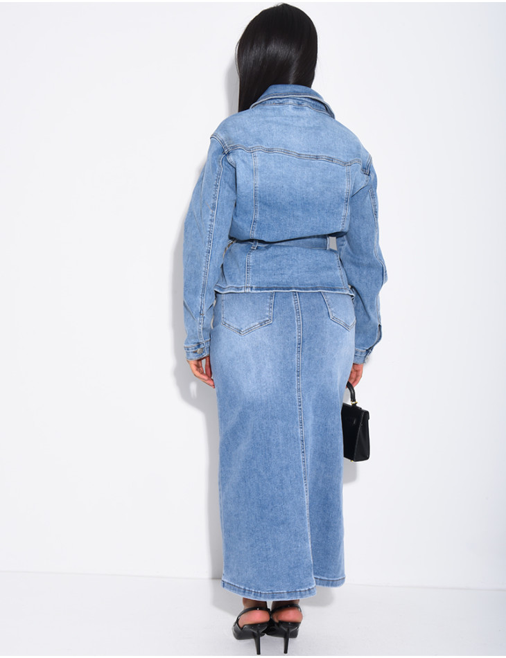 Jeans-Set aus langem Rock und Jacke mit Gürtel