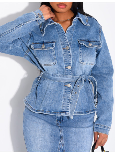 Jeans-Set aus langem Rock und Jacke mit Gürtel