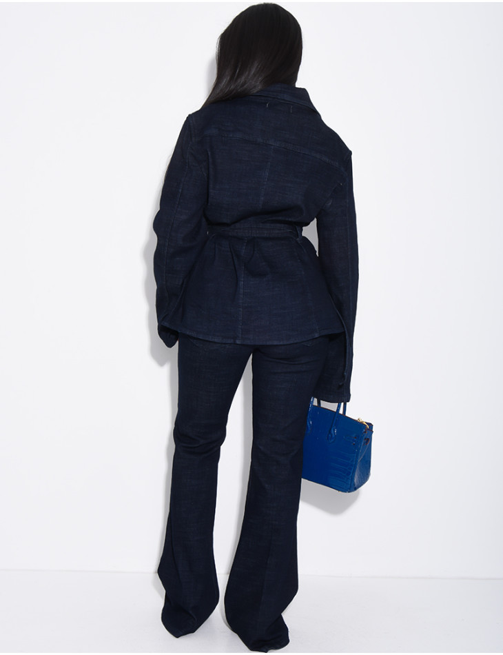 Jeans-Set mit Schlaghose und Blazer mit Offiziersknöpfen