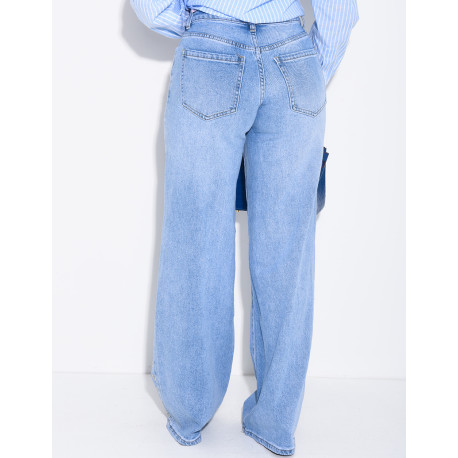 Jeans coupe droite à oeillets