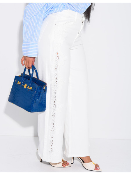 Jeans coupe droite à empiècements en dentelle