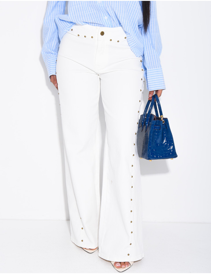 Jeans coupe évasée à clous