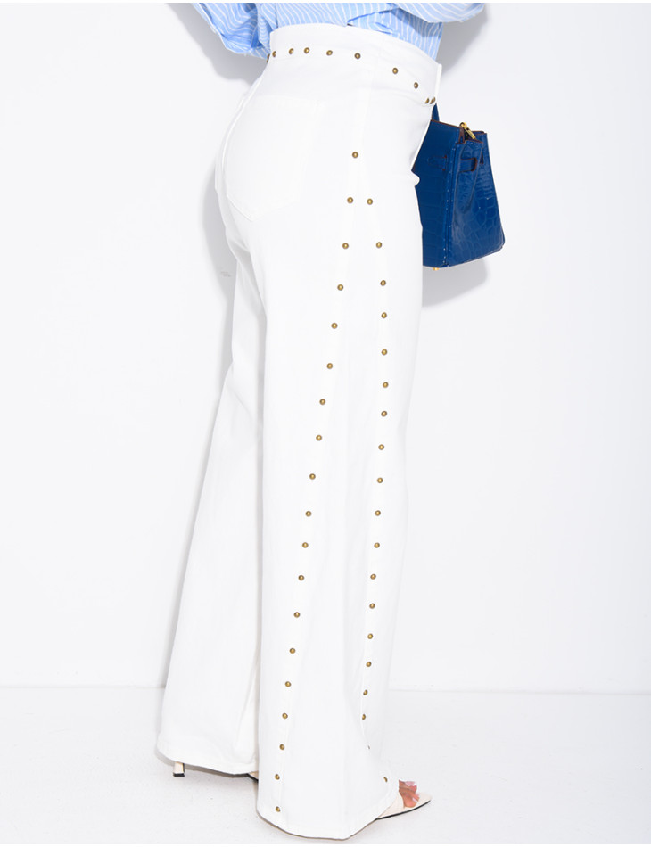 Jeans coupe évasée à clous