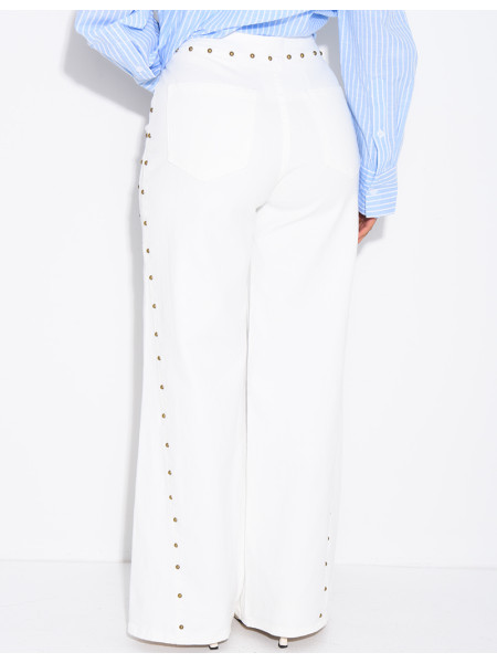 Jeans coupe évasée à clous