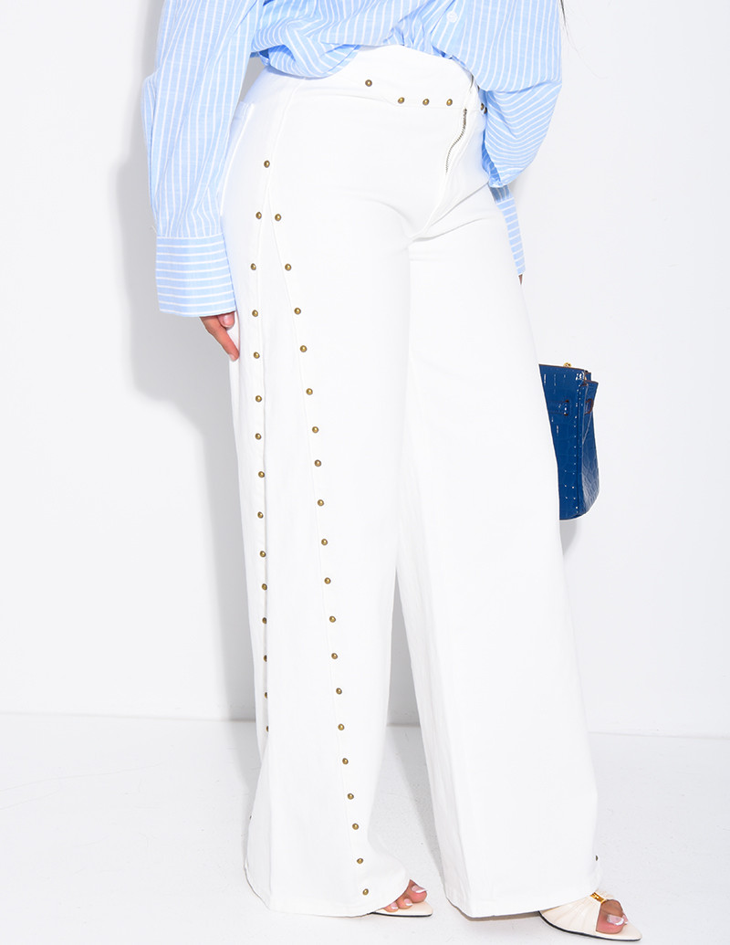 Jeans coupe évasée à clous