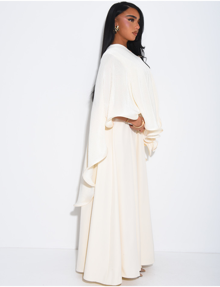 Ensemble robe sans manche évasée et cape plissée à broche