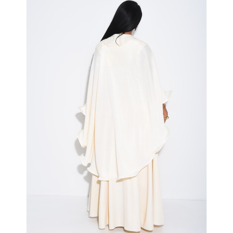 Ensemble robe sans manche évasée et cape plissée à broche