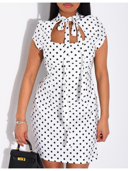 Robe courte à pois à nouer au col
