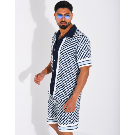 Ensemble short et chemise à motifs géométriques