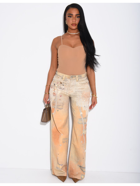 Jeans coupe droite à motifs imprimés dans les tons camel