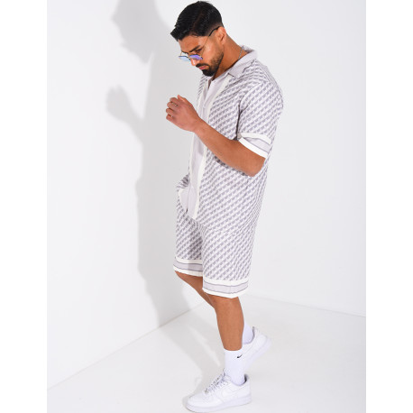 Ensemble short et chemise à motifs géométriques