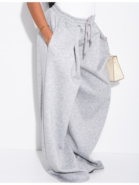 Weit geschnittene Jogginghose mit Bundfalten