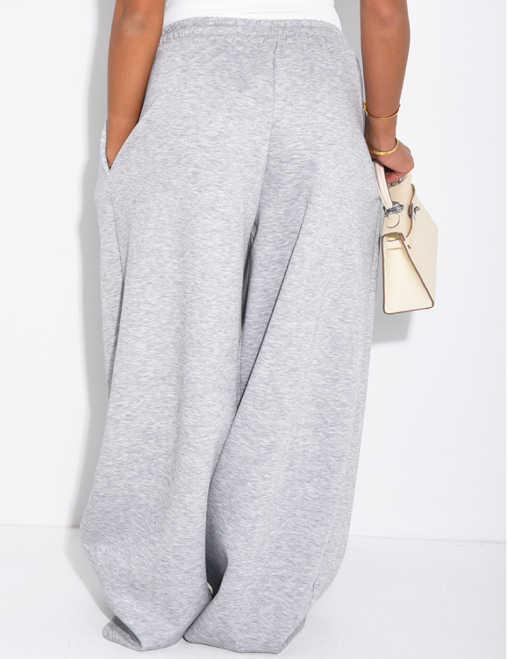 Weit geschnittene Jogginghose mit Bundfalten