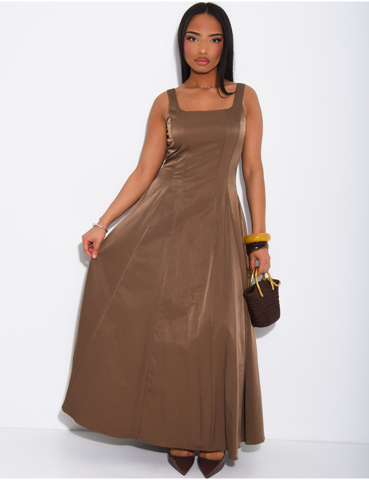 Robe longue en satin mat évasée