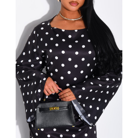 Langes Satin-Kleid mit Punkten, das am Rücken gebunden wird