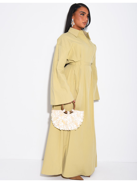 Langes Hemdkleid mit Gürtel in der Taille