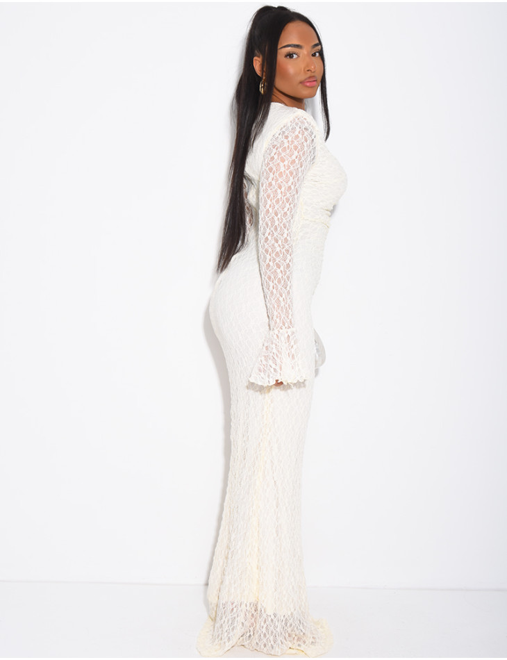 Robe longue et moulante en dentelle effet drapé