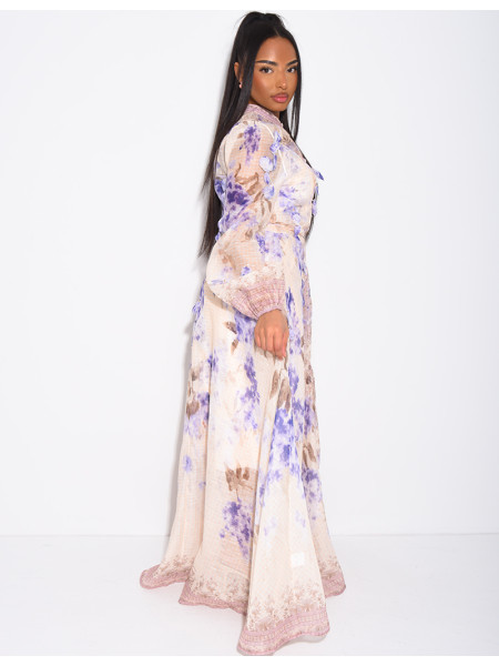 Langes Kleid aus Voile mit Blumenprint und herabhängenden Einsätzen, Knöpfen, passendem Gürtel und Futter