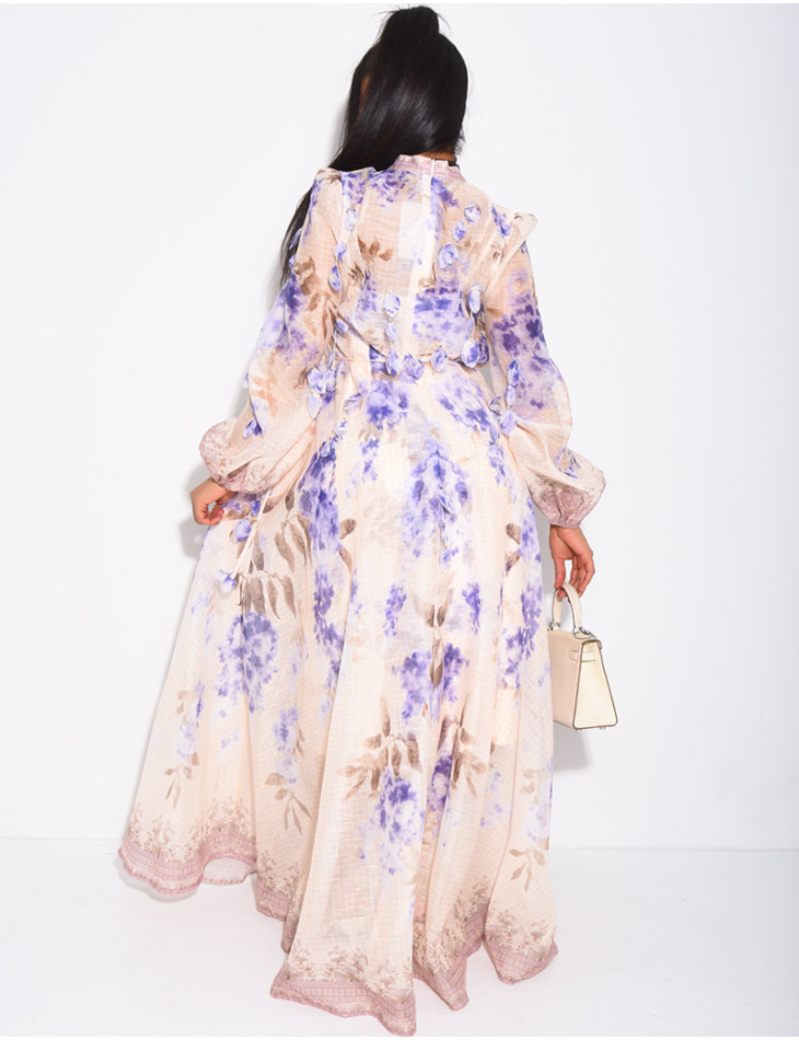 Langes Kleid aus Voile mit Blumenprint und herabhängenden Einsätzen, Knöpfen, passendem Gürtel und Futter