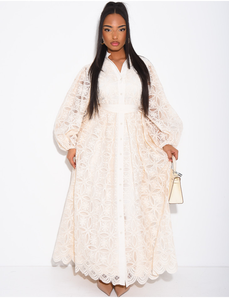 Robe longue à boutons perles et ceinture