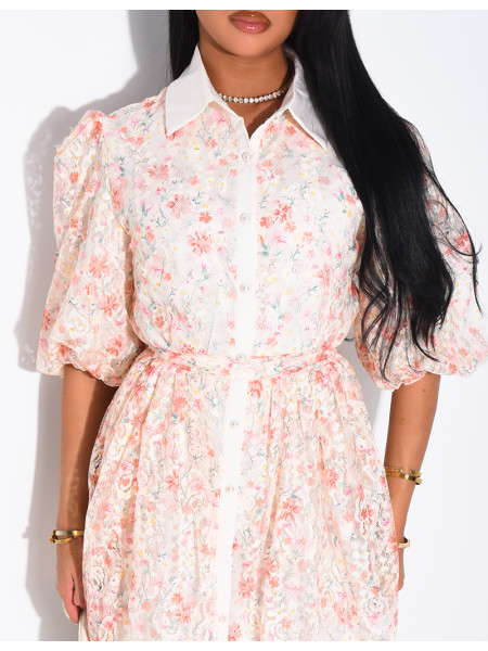 Kurzes Kleid aus bedruckter Spitze mit Knöpfen und passendem Gürtel