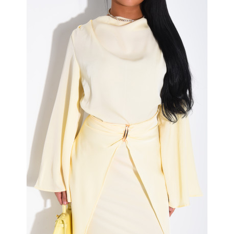 Langes Satin-Kleid im Überrock-Stil mit Schmuckverzierung an der Taille