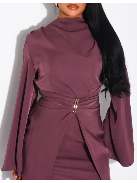 Langes Satin-Kleid im Überrock-Stil mit Schmuckverzierung an der Taille