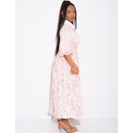 Langes Kleid aus bedruckter Spitze mit Knöpfen und passendem Gürtel