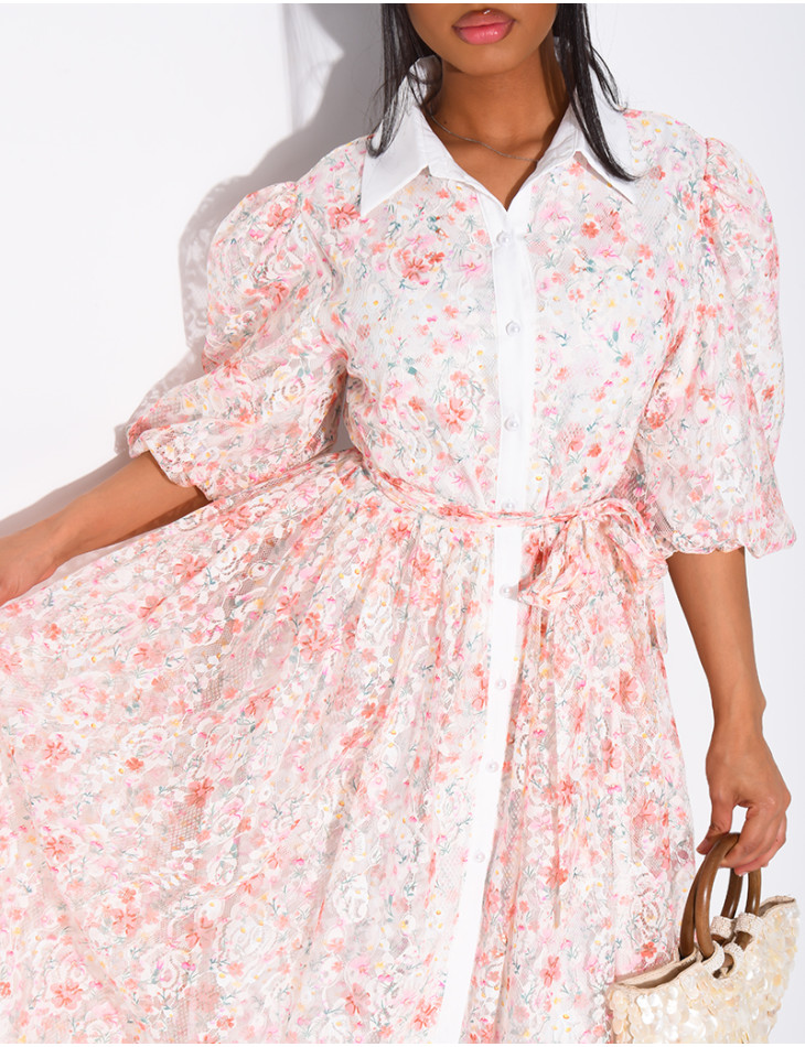 Langes Kleid aus bedruckter Spitze mit Knöpfen und passendem Gürtel