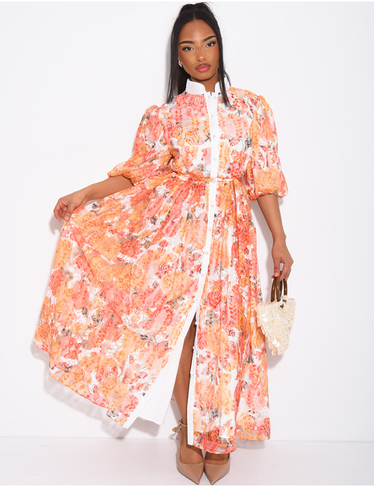 Langes Kleid aus bedruckter Spitze mit Knöpfen und passendem Gürtel