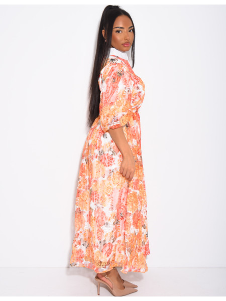 Langes Kleid aus bedruckter Spitze mit Knöpfen und passendem Gürtel