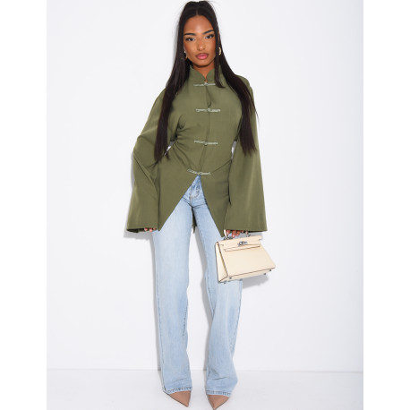 Bluse mit Stehkragen und Bändern, die am Rücken gebunden werden