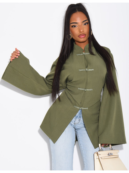 Bluse mit Stehkragen und Bändern, die am Rücken gebunden werden