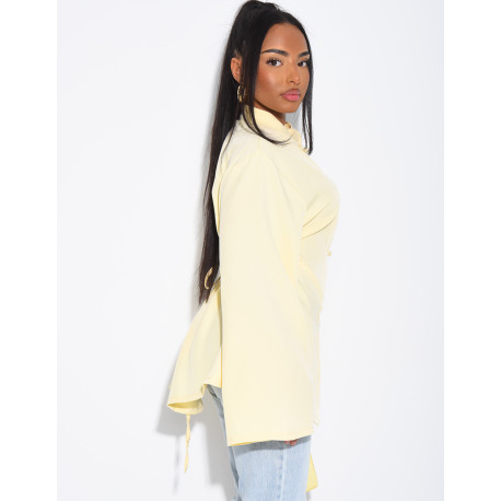 Blouse col montant à attaches qui se noue dans le dos