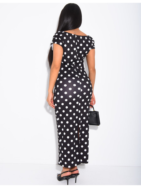 Long, figure-hugging polka dot dress