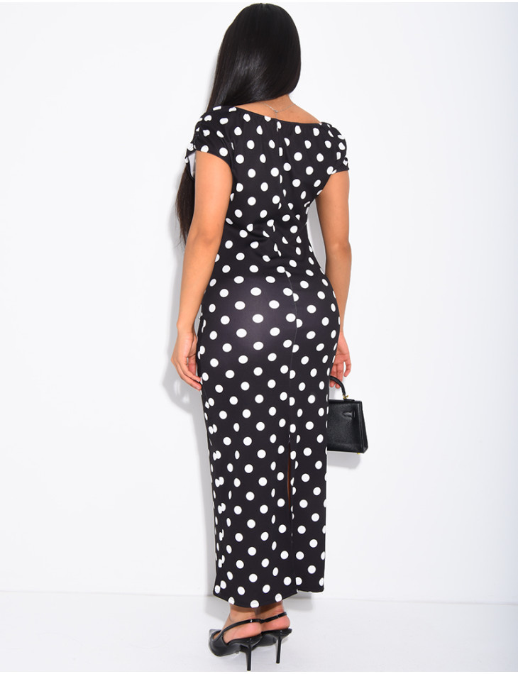 Long, figure-hugging polka dot dress