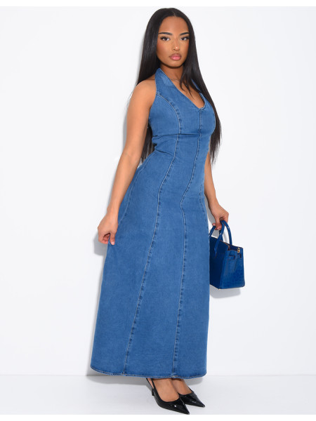 Langes, ausgestelltes Jeanskleid mit Rückenausschnitt zum Binden