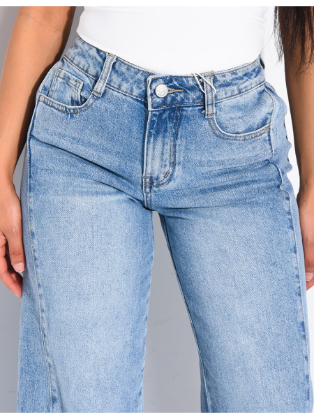 Jeans mit Abwaschung und Bundfalten