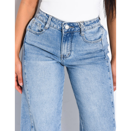 Jeans mit Abwaschung und Bundfalten