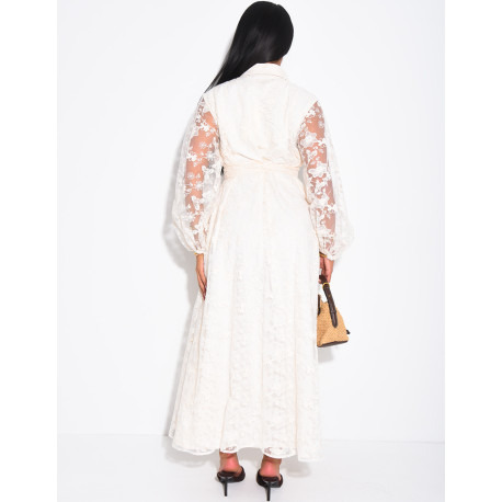 Robe longue brodée à manches bouffantes et ceinture assortie