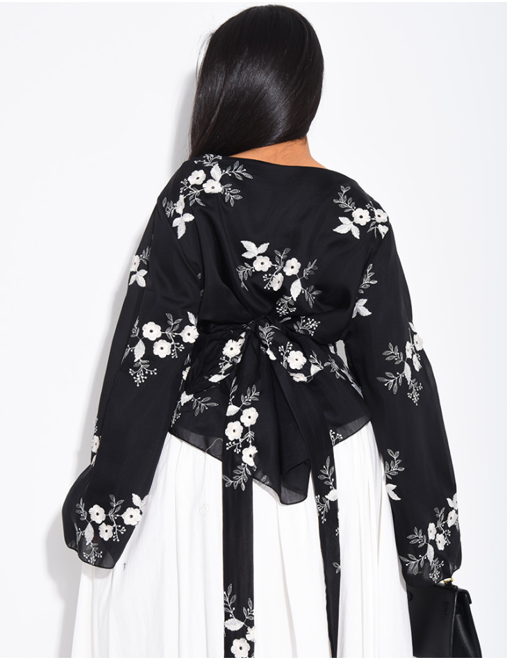 Embroidered blouse with a tie at the back