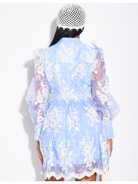 Kurzes Kleid aus Voile, bestickt, mit Puffärmeln und Schulterpolstern