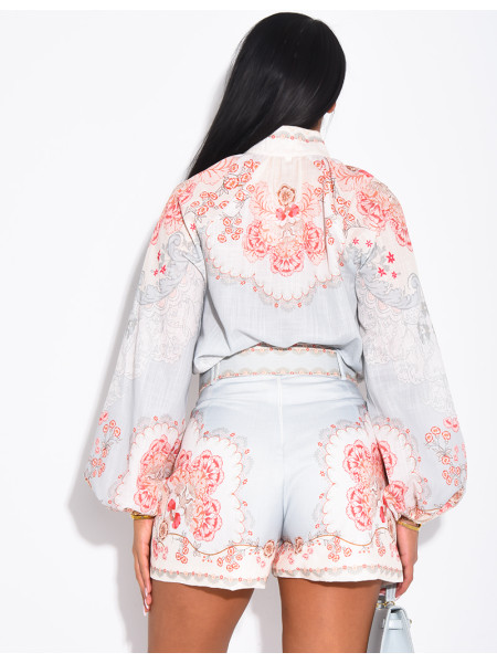 Set aus Hemd und passender Shorts mit Muster und Gürtel