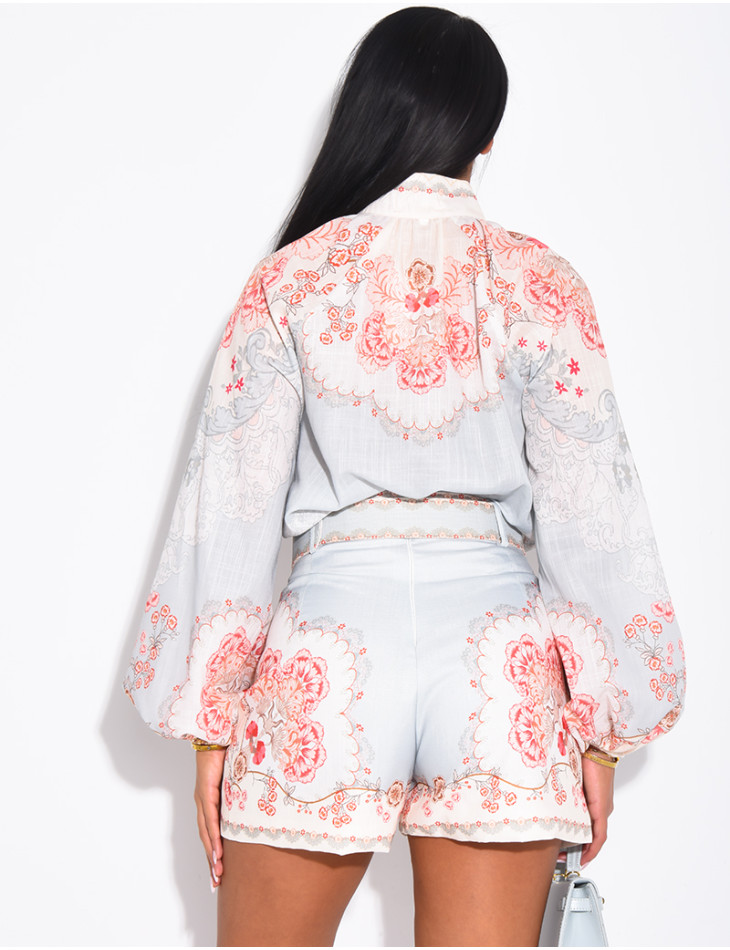 Set aus Hemd und passender Shorts mit Muster und Gürtel