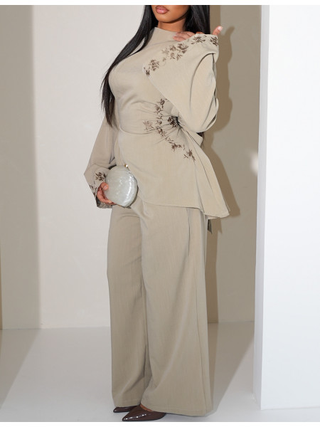 Set aus Hose und Oberteil in Leinenoptik mit Stickereien