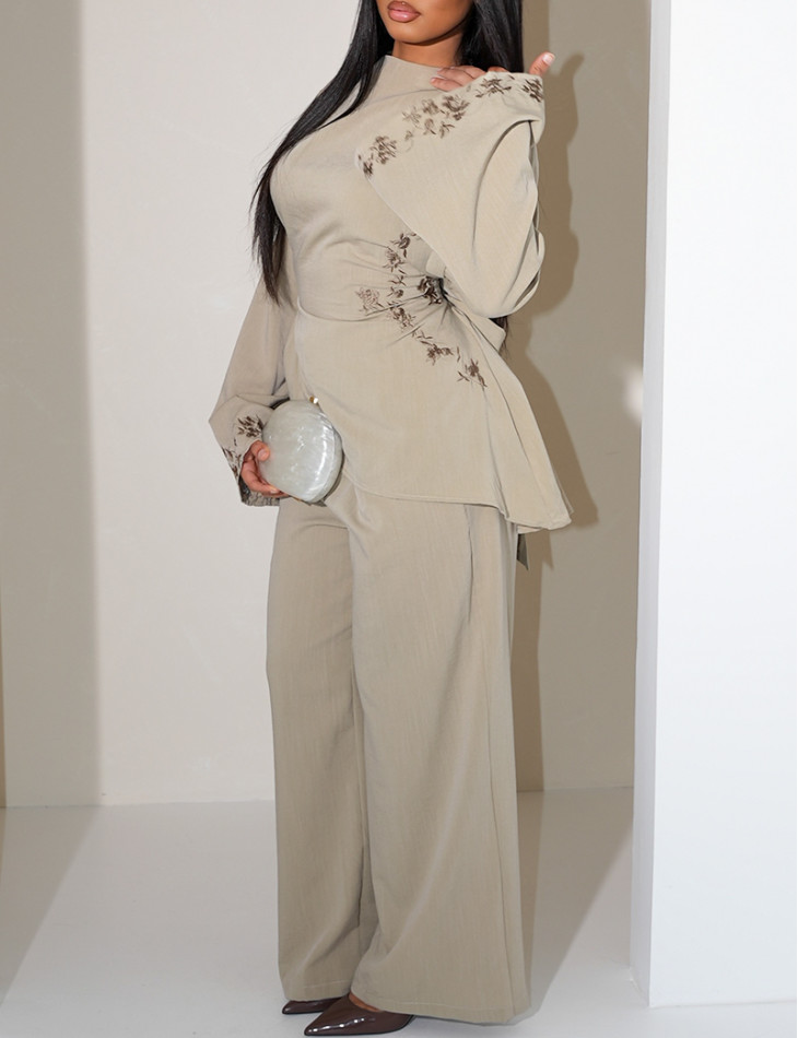 Set aus Hose und Oberteil in Leinenoptik mit Stickereien