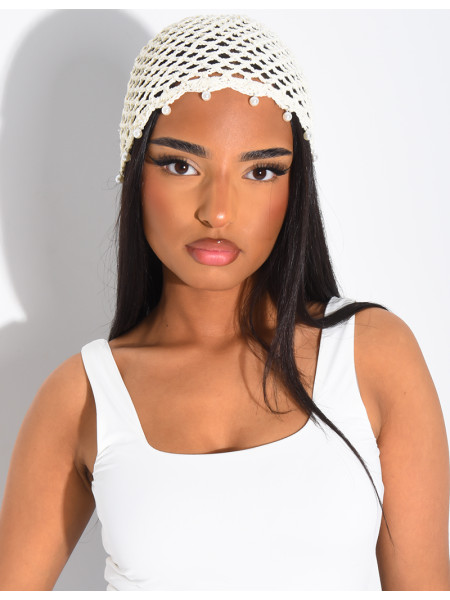 Gehäkelte Mütze mit Perlen