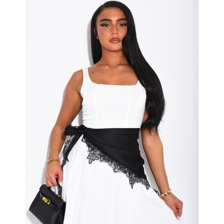 Dreieckiges Satin-Halstuch mit Spitzenbesatz an den Rändern