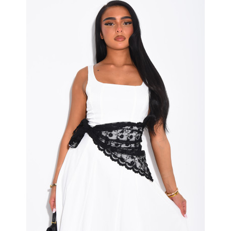 Triangular lace scarf to tie